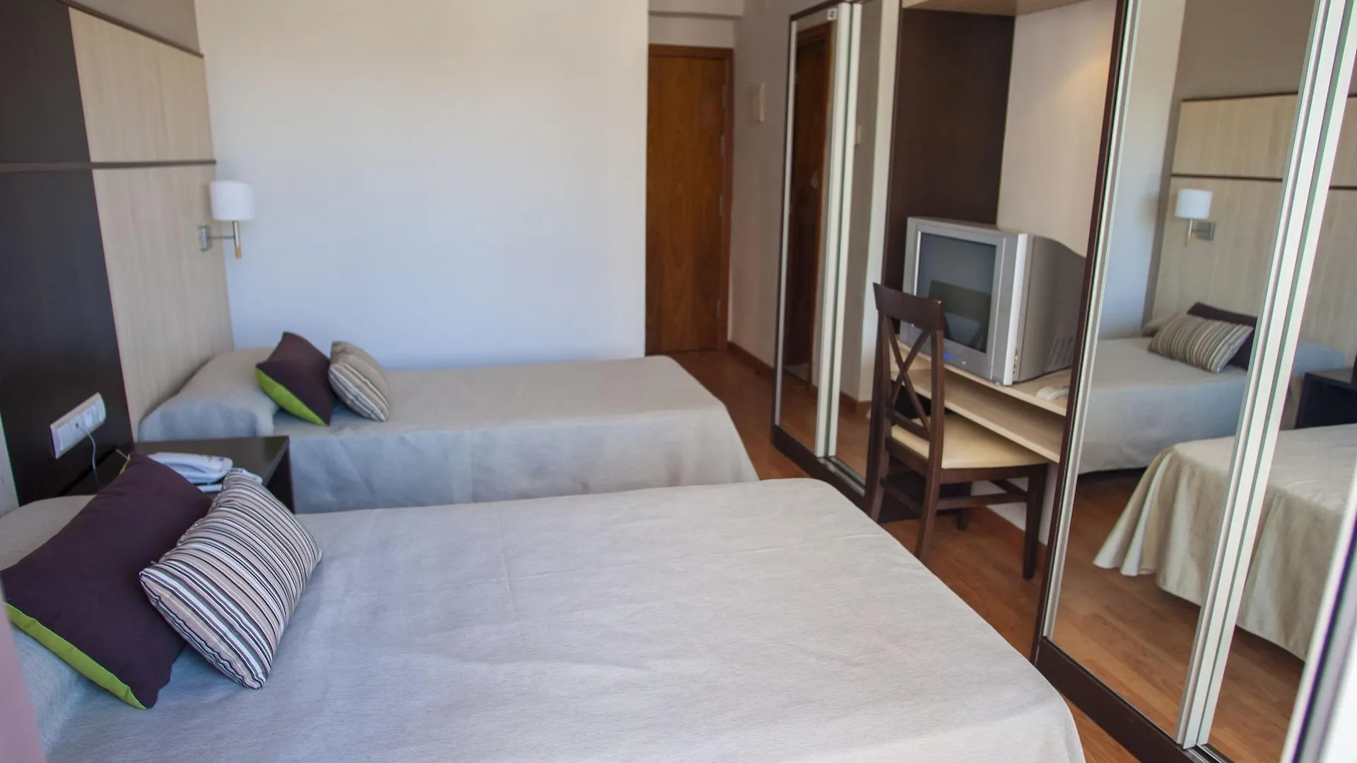 Hotel Comarruga Platja 3*, 科马鲁加 西班牙