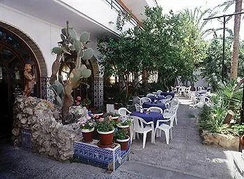 Hotel Comarruga Platja 科马鲁加