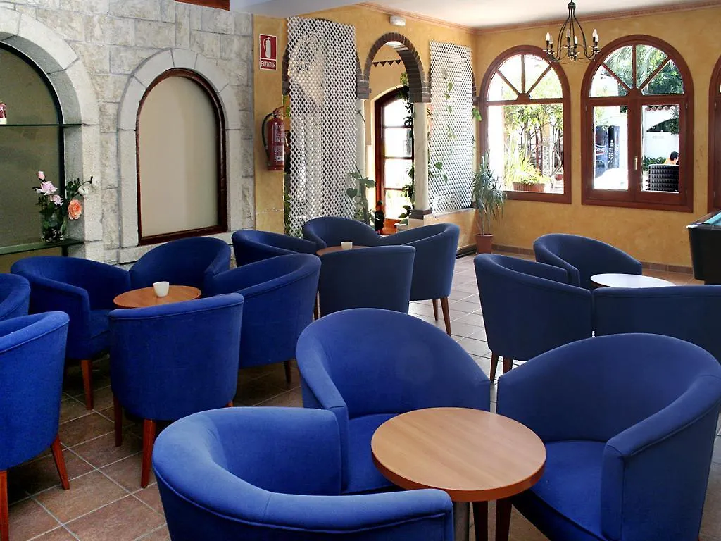 Hotel Comarruga Platja  科马鲁加