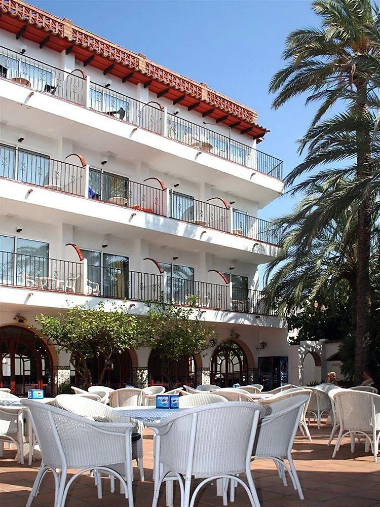 Hotel Comarruga Platja  Комарруга