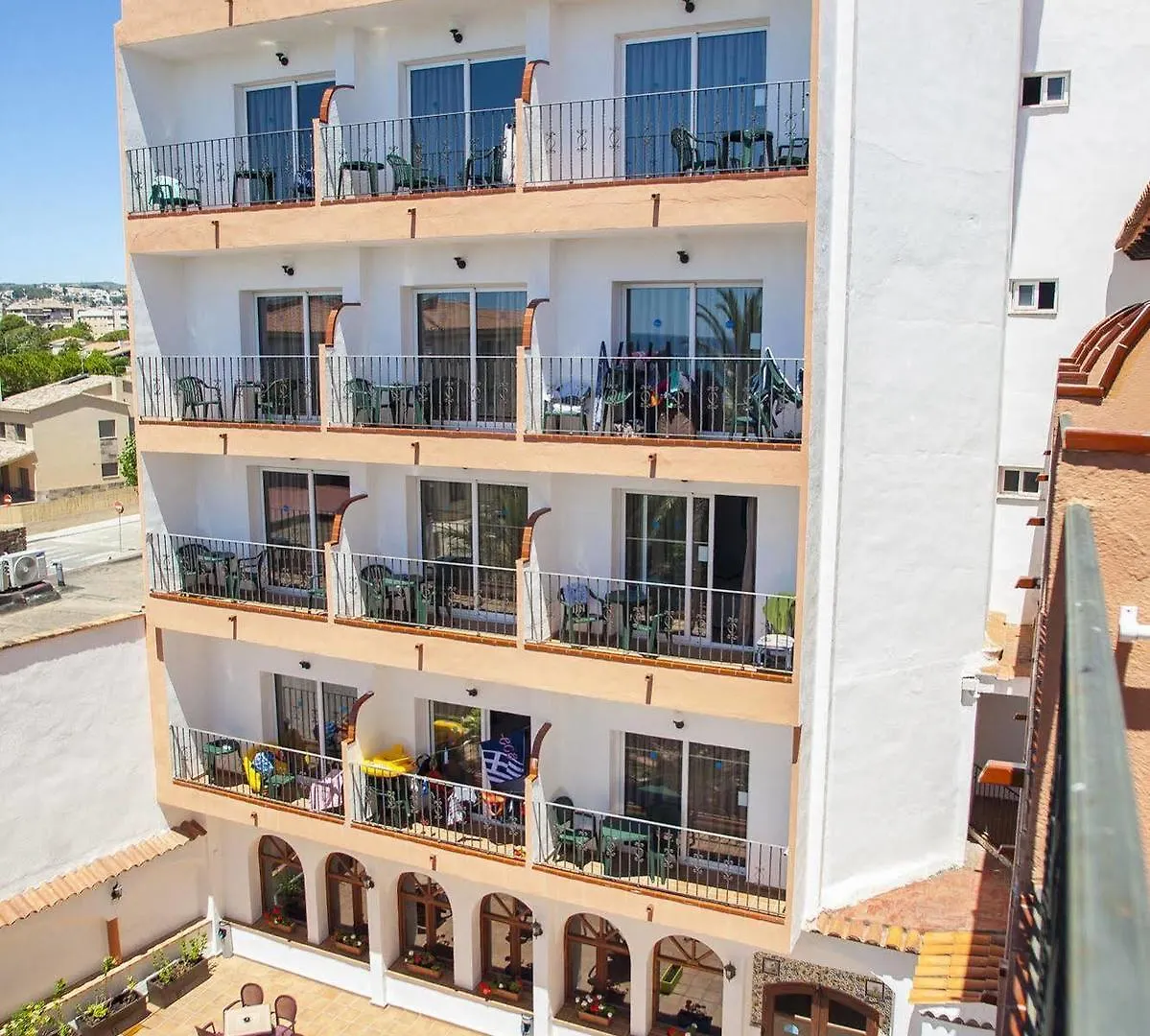 Hotel Comarruga Platja 科马鲁加